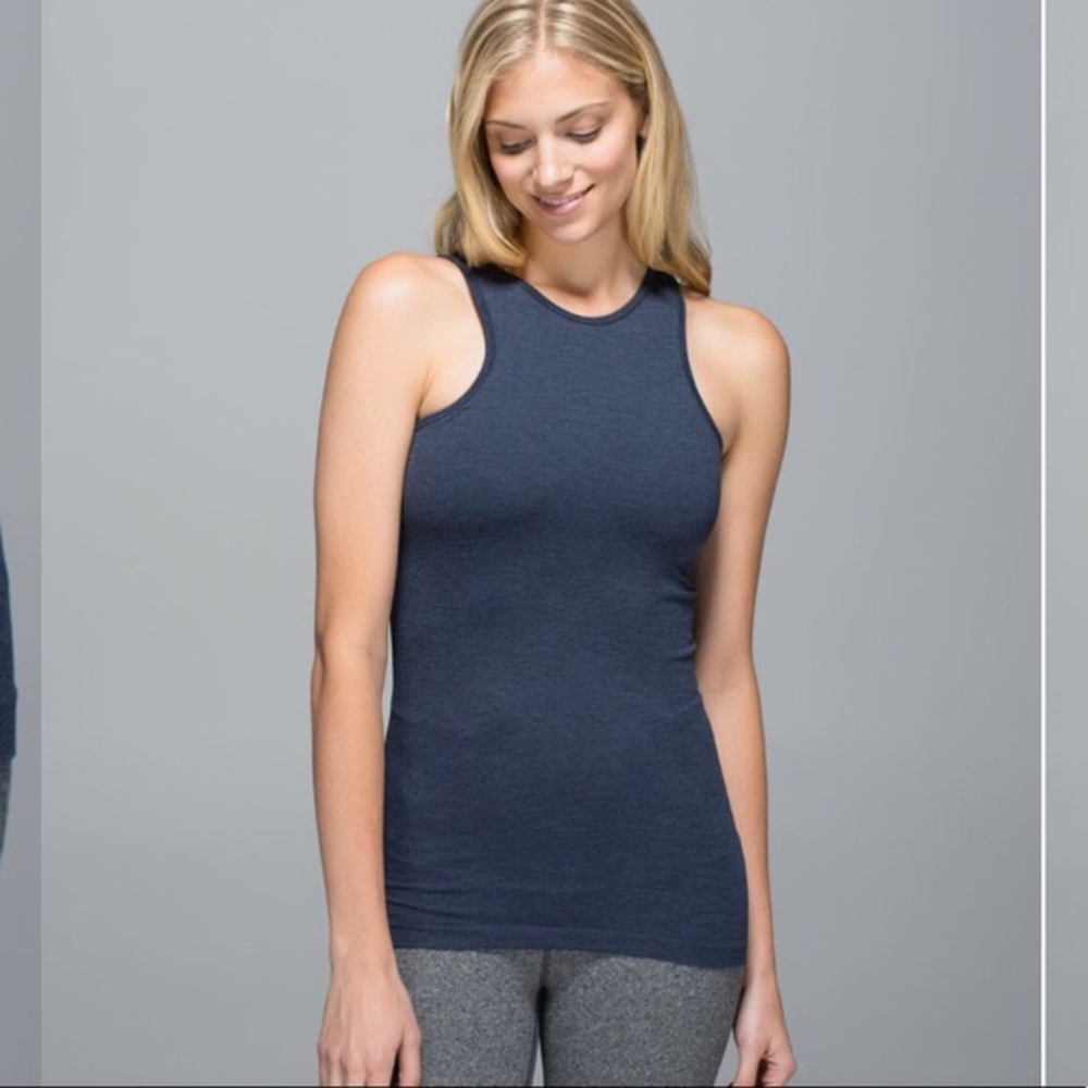 NWOT lululemon seamlessly covered tank navy size 2